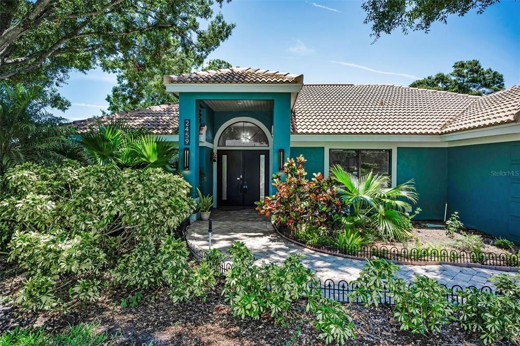 Activo con contrato: $814,900 (4 camas, 3 baños, 2396 Pies cuadrados)