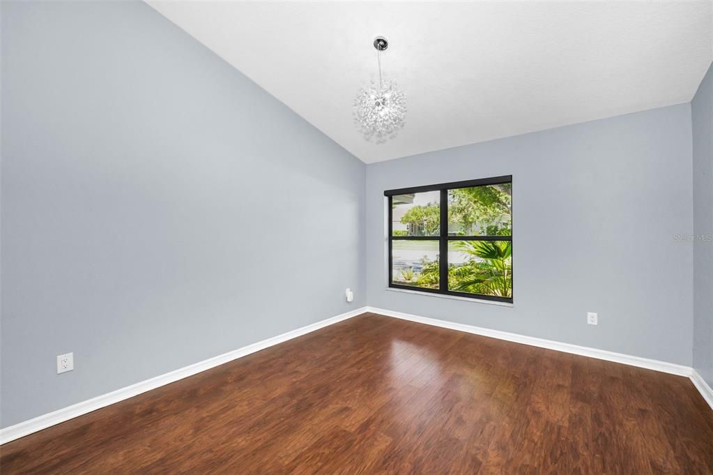 Activo con contrato: $814,900 (4 camas, 3 baños, 2396 Pies cuadrados)