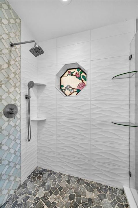 Activo con contrato: $814,900 (4 camas, 3 baños, 2396 Pies cuadrados)