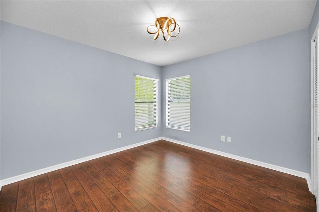 Activo con contrato: $814,900 (4 camas, 3 baños, 2396 Pies cuadrados)