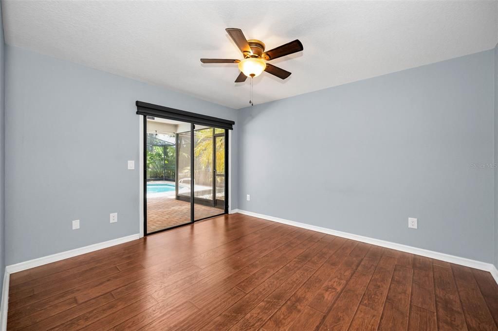 Activo con contrato: $814,900 (4 camas, 3 baños, 2396 Pies cuadrados)