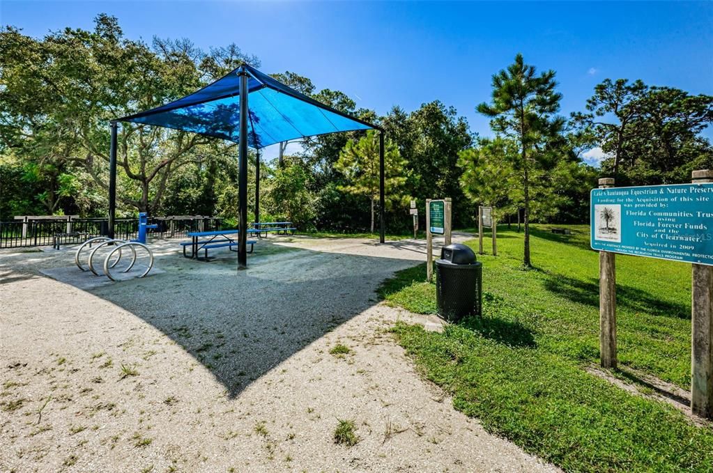 Activo con contrato: $814,900 (4 camas, 3 baños, 2396 Pies cuadrados)