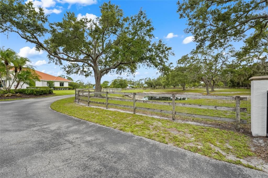 For Sale: $1,745,000 (6 beds, 3 baths, 5285 Square Feet)