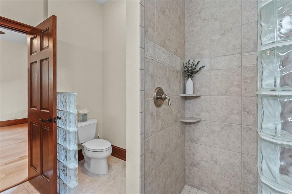 For Sale: $1,745,000 (6 beds, 3 baths, 5285 Square Feet)