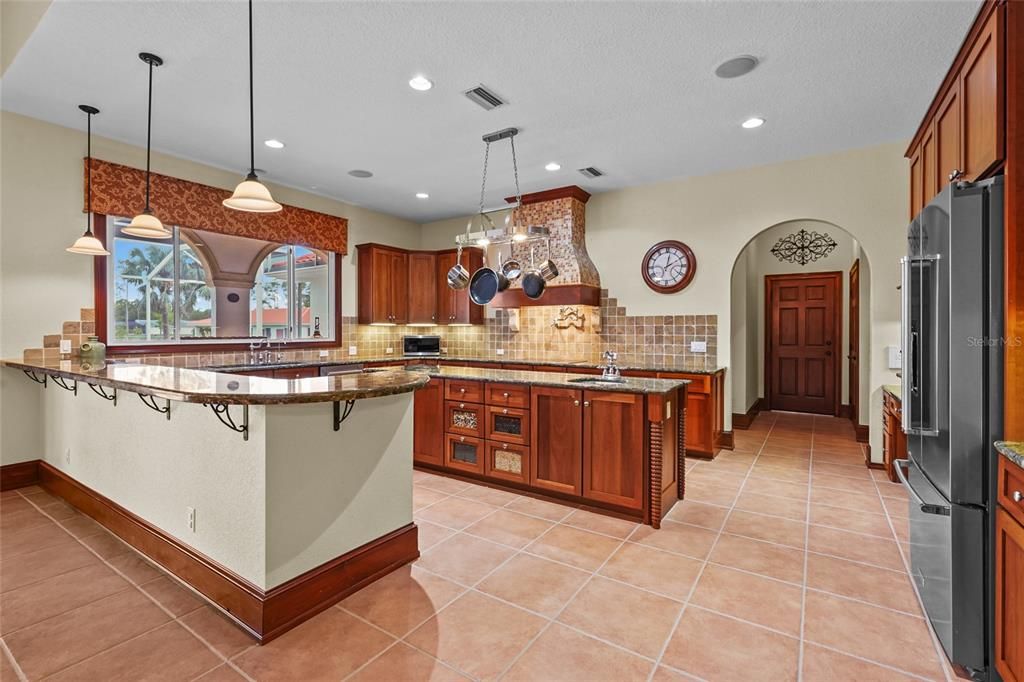 For Sale: $1,745,000 (6 beds, 3 baths, 5285 Square Feet)