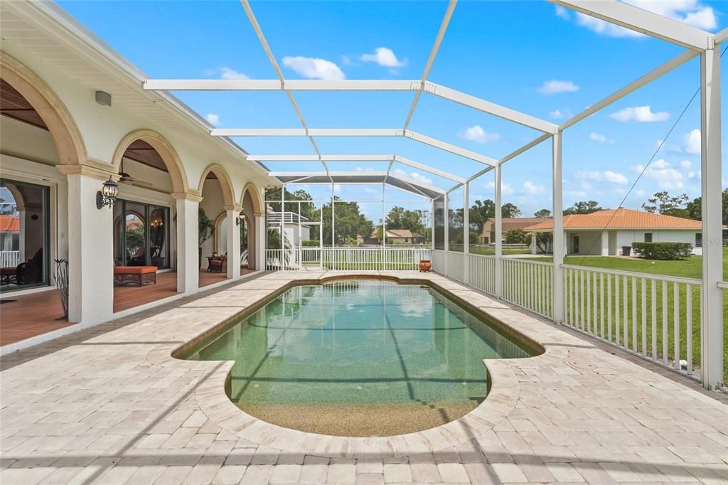 For Sale: $1,745,000 (6 beds, 3 baths, 5285 Square Feet)