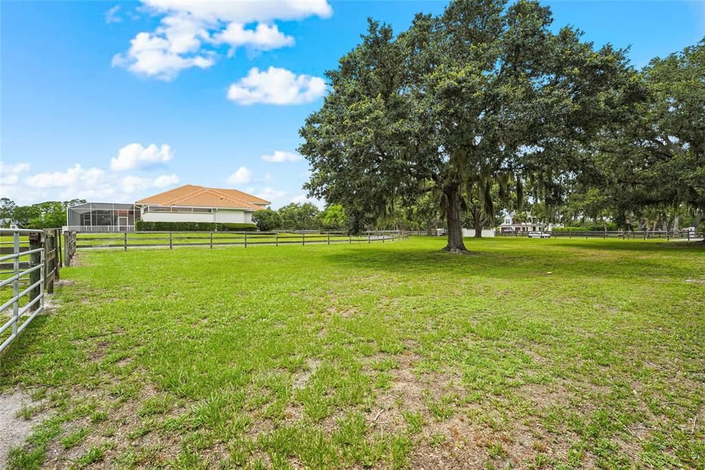 For Sale: $1,745,000 (6 beds, 3 baths, 5285 Square Feet)