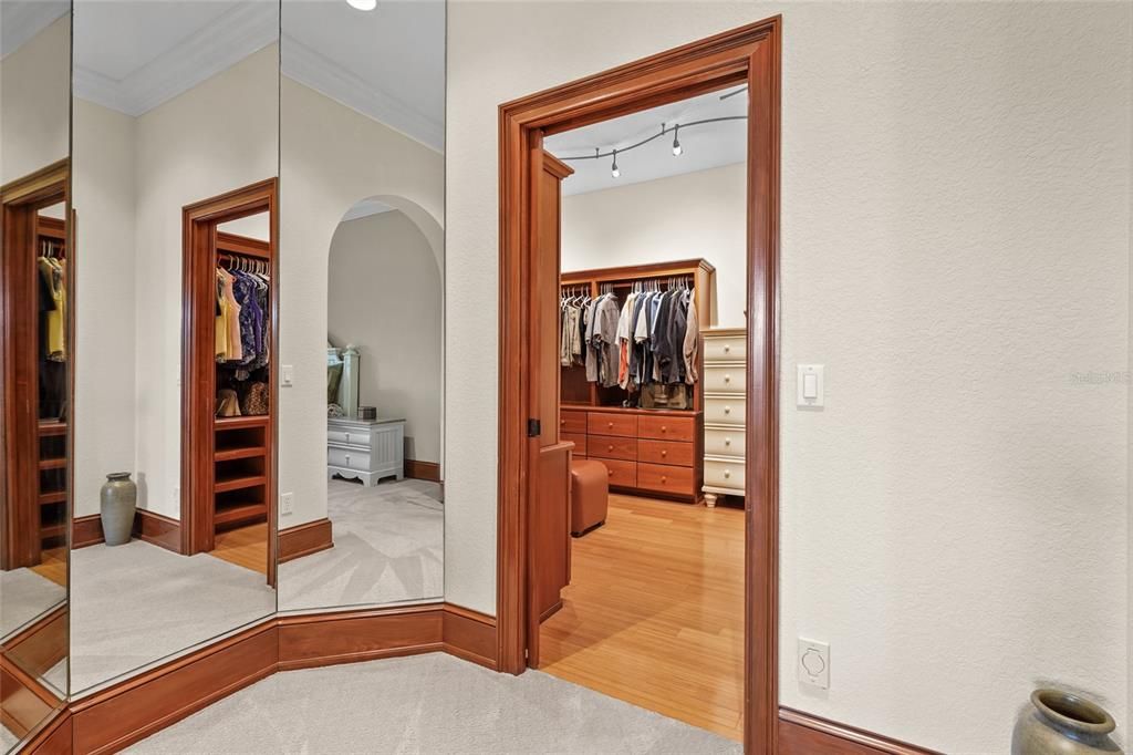 For Sale: $1,745,000 (6 beds, 3 baths, 5285 Square Feet)