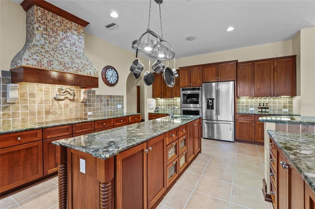 For Sale: $1,745,000 (6 beds, 3 baths, 5285 Square Feet)