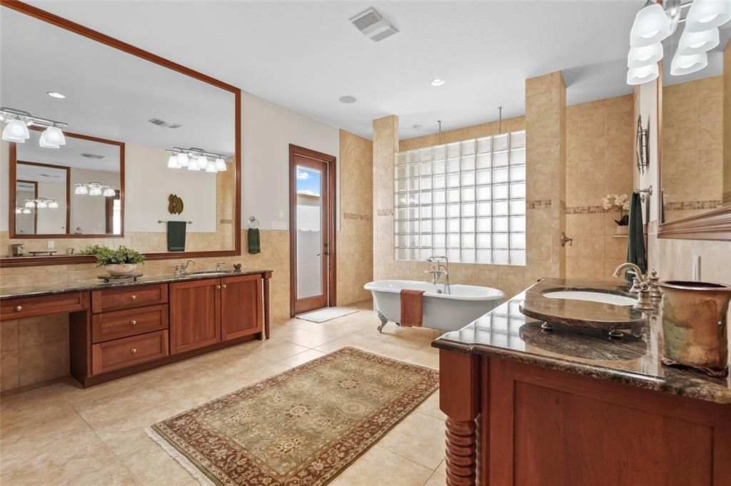 For Sale: $1,745,000 (6 beds, 3 baths, 5285 Square Feet)