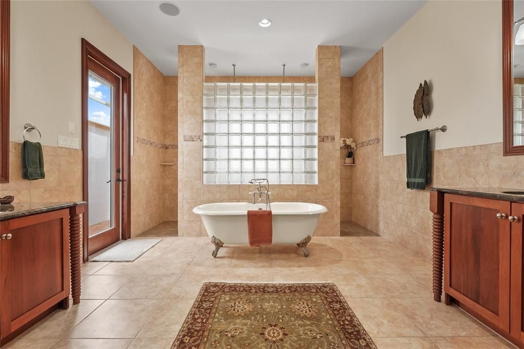 For Sale: $1,745,000 (6 beds, 3 baths, 5285 Square Feet)