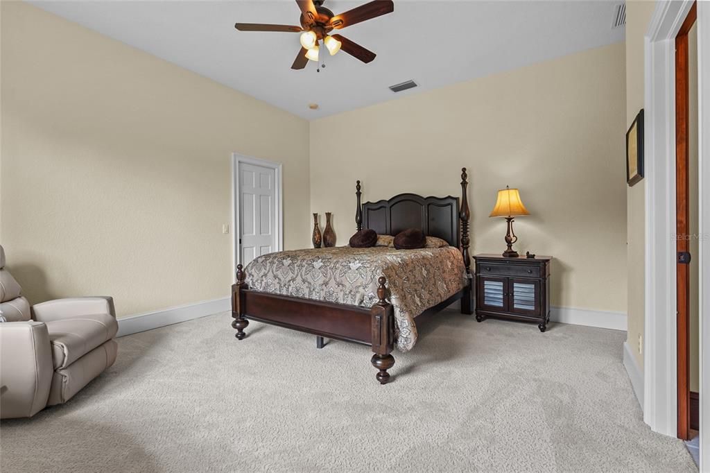 For Sale: $1,745,000 (6 beds, 3 baths, 5285 Square Feet)