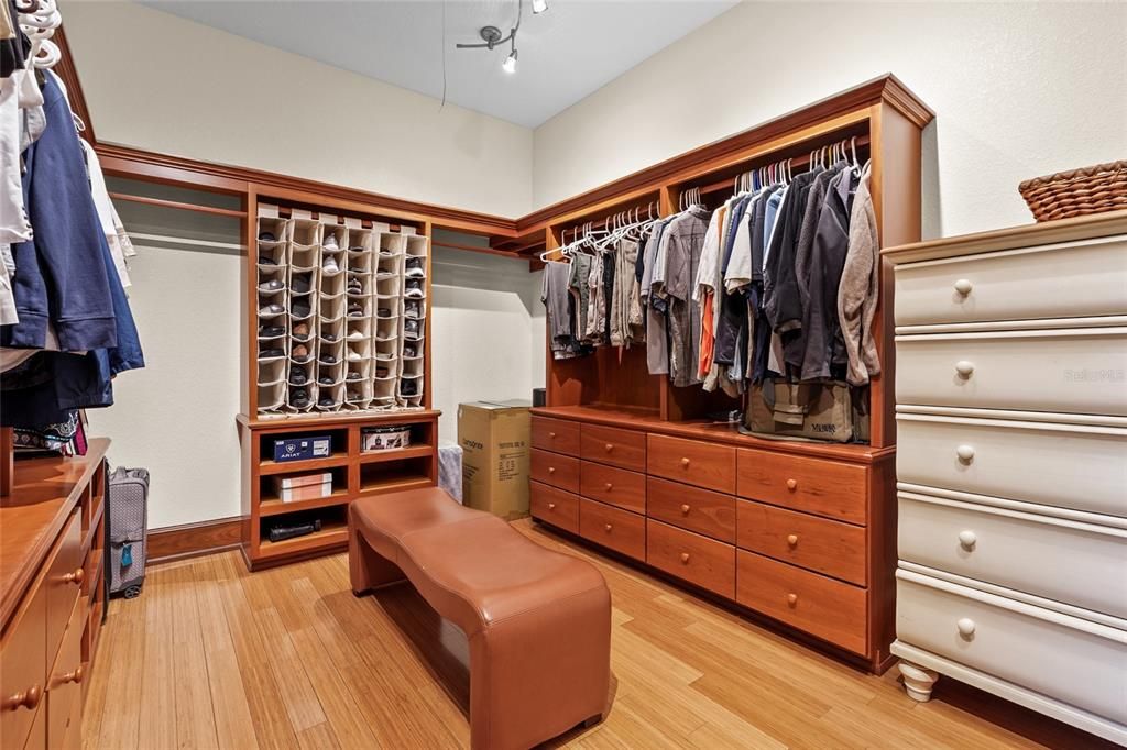 For Sale: $1,745,000 (6 beds, 3 baths, 5285 Square Feet)