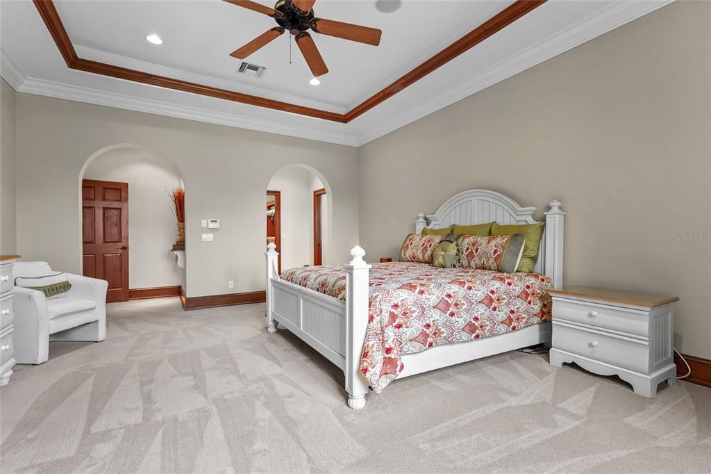 For Sale: $1,745,000 (6 beds, 3 baths, 5285 Square Feet)