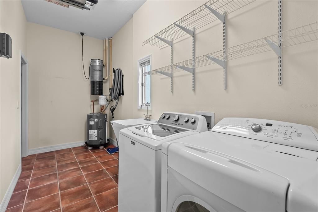 For Sale: $1,745,000 (6 beds, 3 baths, 5285 Square Feet)