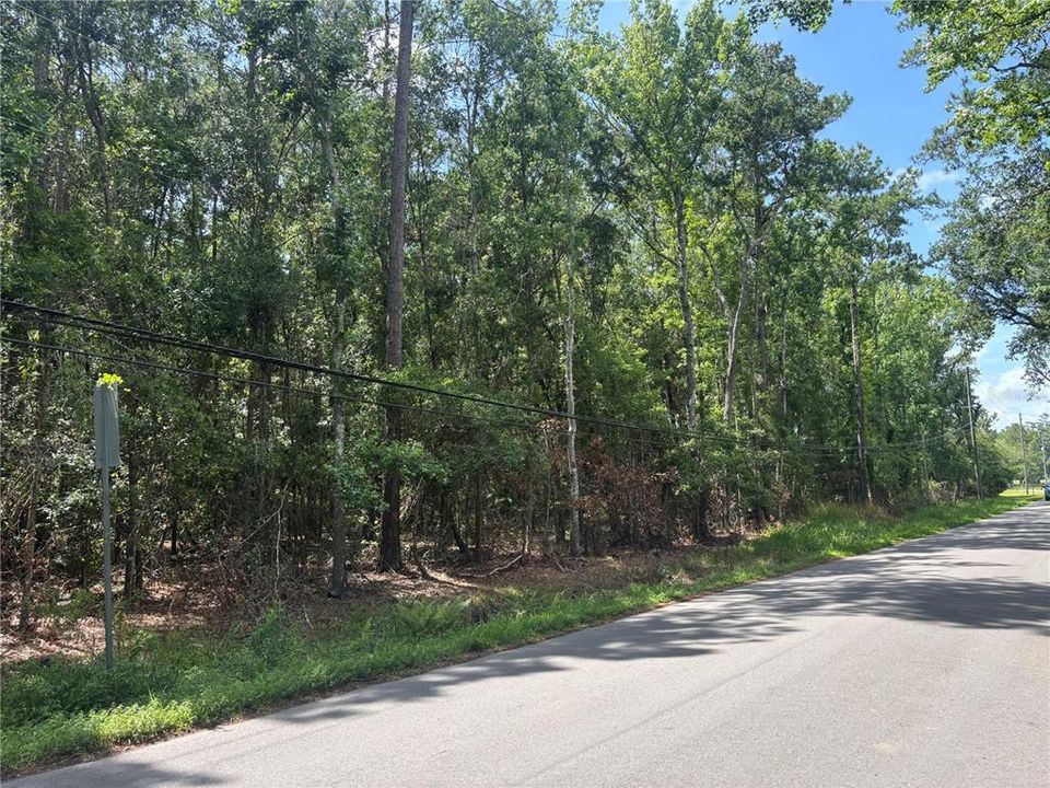 待售: $123,000 (3.70 acres)