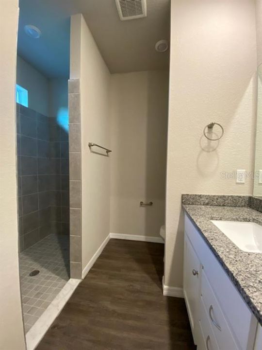 合同活跃: $1,595 (3 贝兹, 2 浴室, 1606 平方英尺)