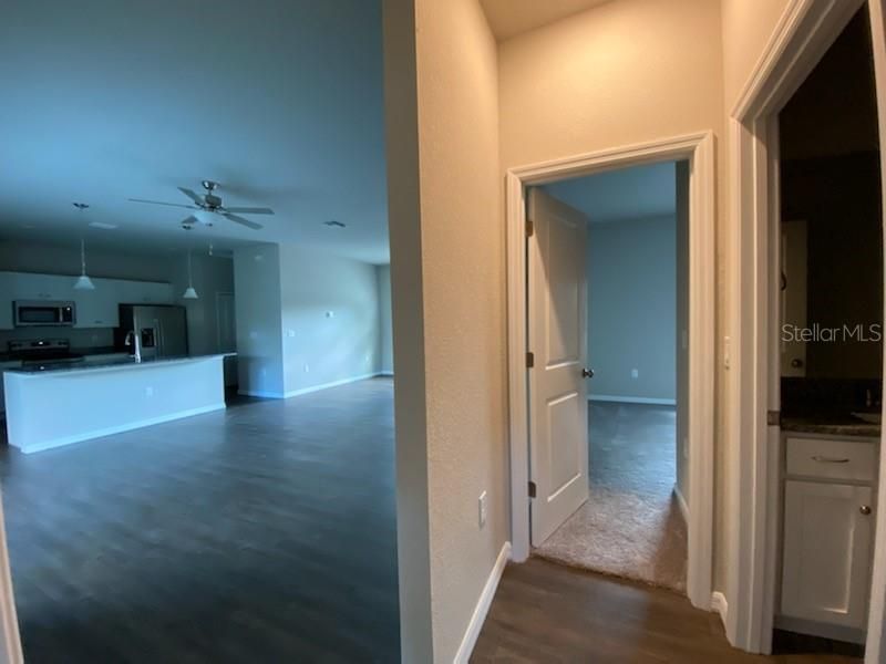 合同活跃: $1,595 (3 贝兹, 2 浴室, 1606 平方英尺)