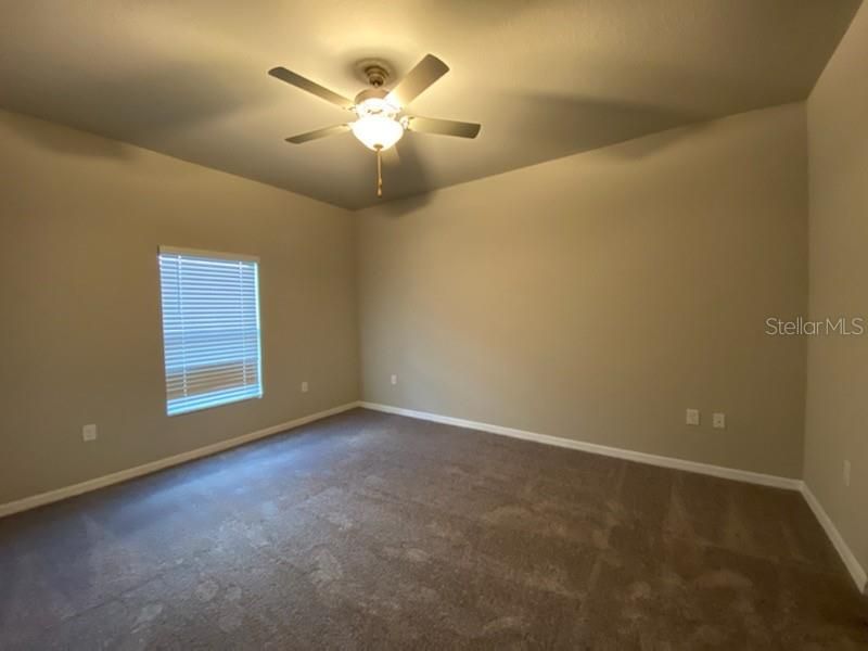 合同活跃: $1,595 (3 贝兹, 2 浴室, 1606 平方英尺)