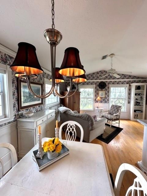 For Sale: $1,395,000 (3 beds, 3 baths, 2700 Square Feet)