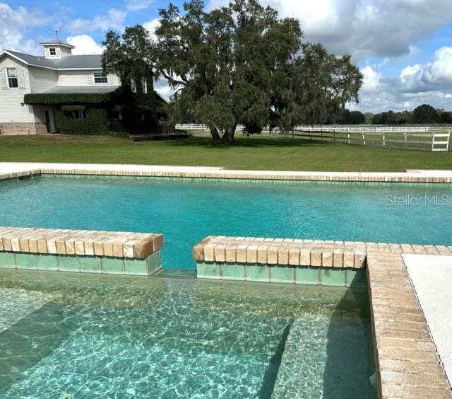 For Sale: $1,395,000 (3 beds, 3 baths, 2700 Square Feet)