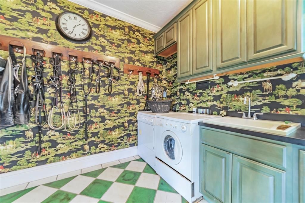 For Sale: $1,395,000 (3 beds, 3 baths, 2700 Square Feet)