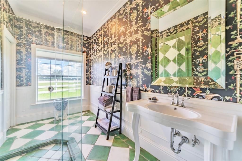 For Sale: $1,395,000 (3 beds, 3 baths, 2700 Square Feet)