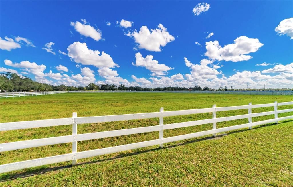 For Sale: $1,395,000 (3 beds, 3 baths, 2700 Square Feet)