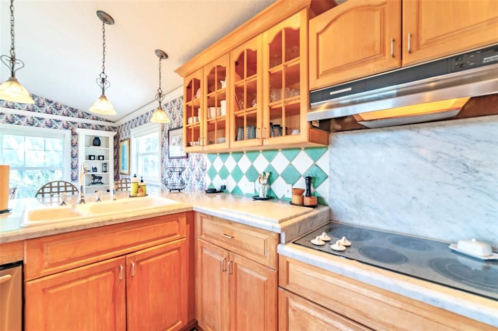 For Sale: $1,395,000 (3 beds, 3 baths, 2700 Square Feet)