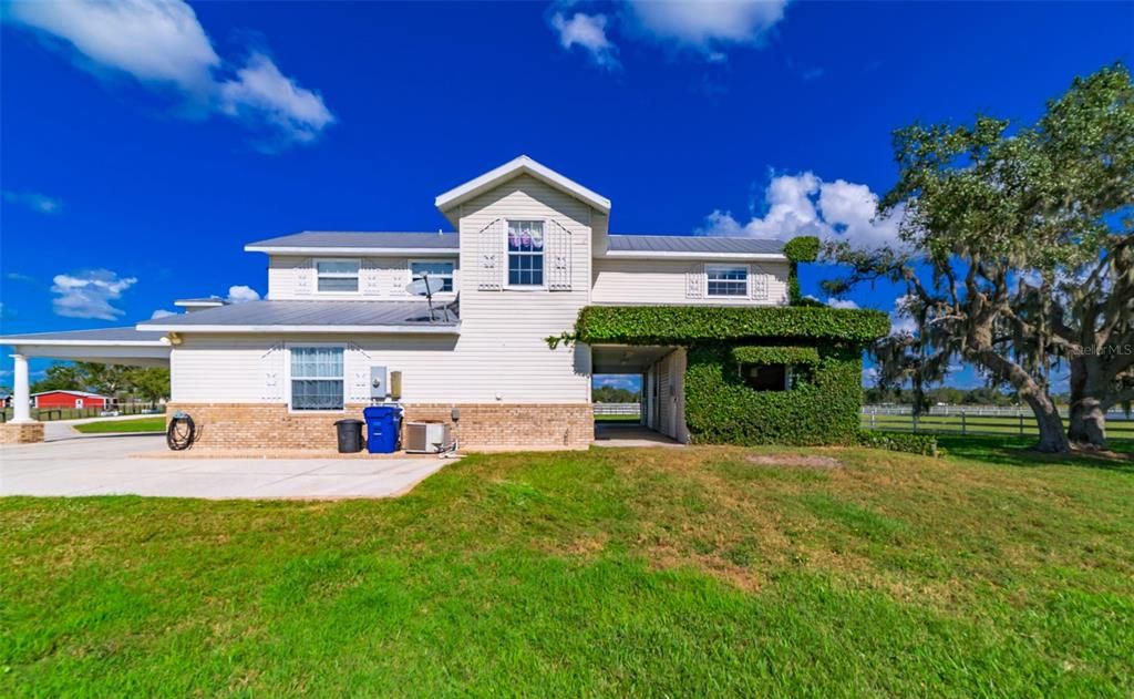 For Sale: $1,395,000 (3 beds, 3 baths, 2700 Square Feet)