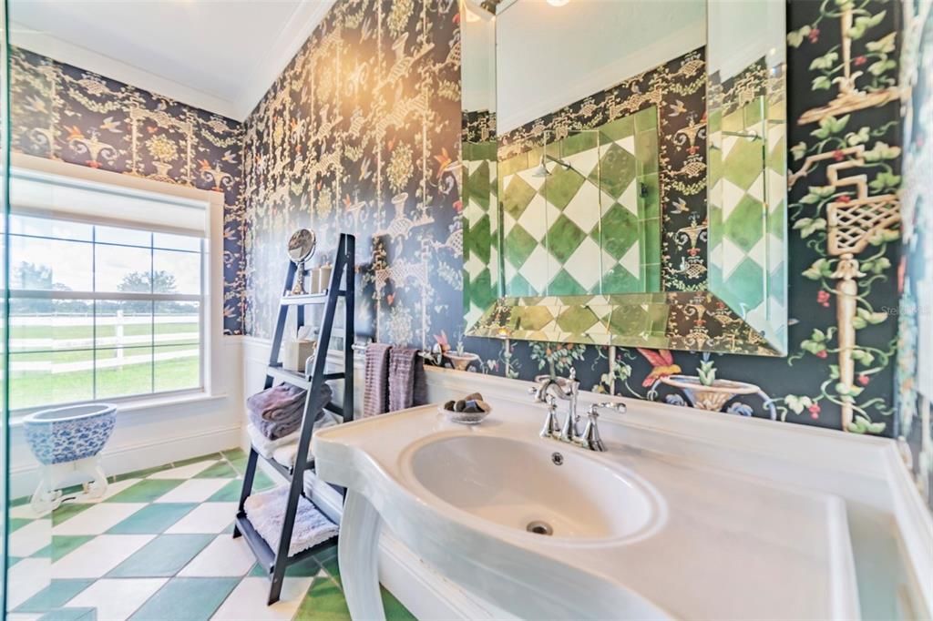 For Sale: $1,395,000 (3 beds, 3 baths, 2700 Square Feet)