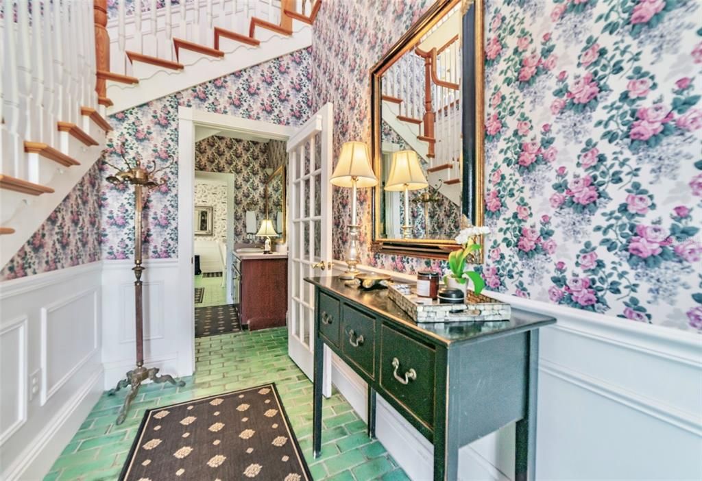 For Sale: $1,395,000 (3 beds, 3 baths, 2700 Square Feet)