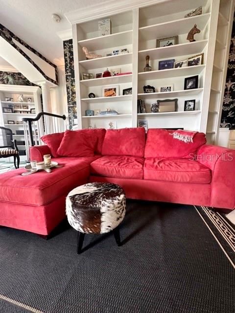 For Sale: $1,395,000 (3 beds, 3 baths, 2700 Square Feet)