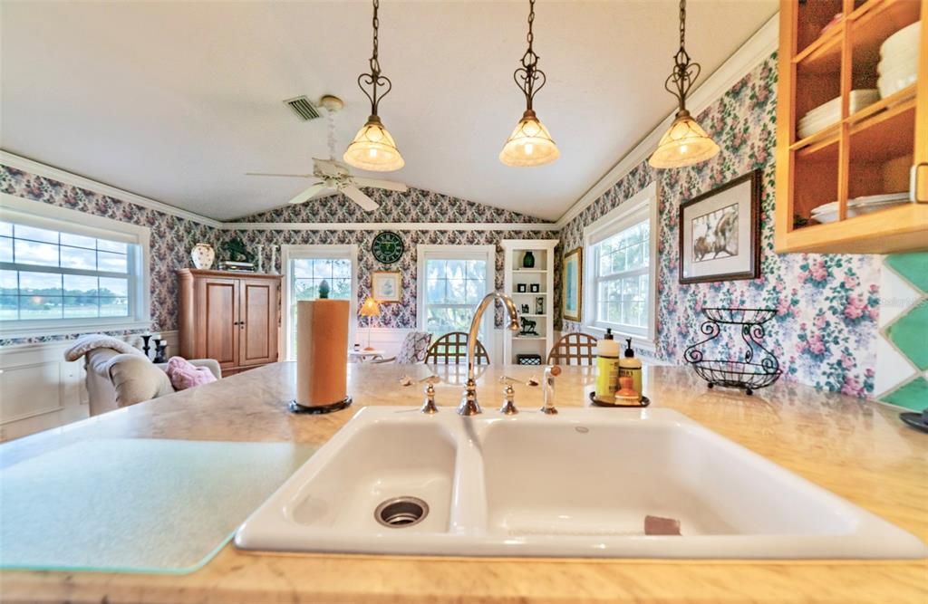 For Sale: $1,395,000 (3 beds, 3 baths, 2700 Square Feet)