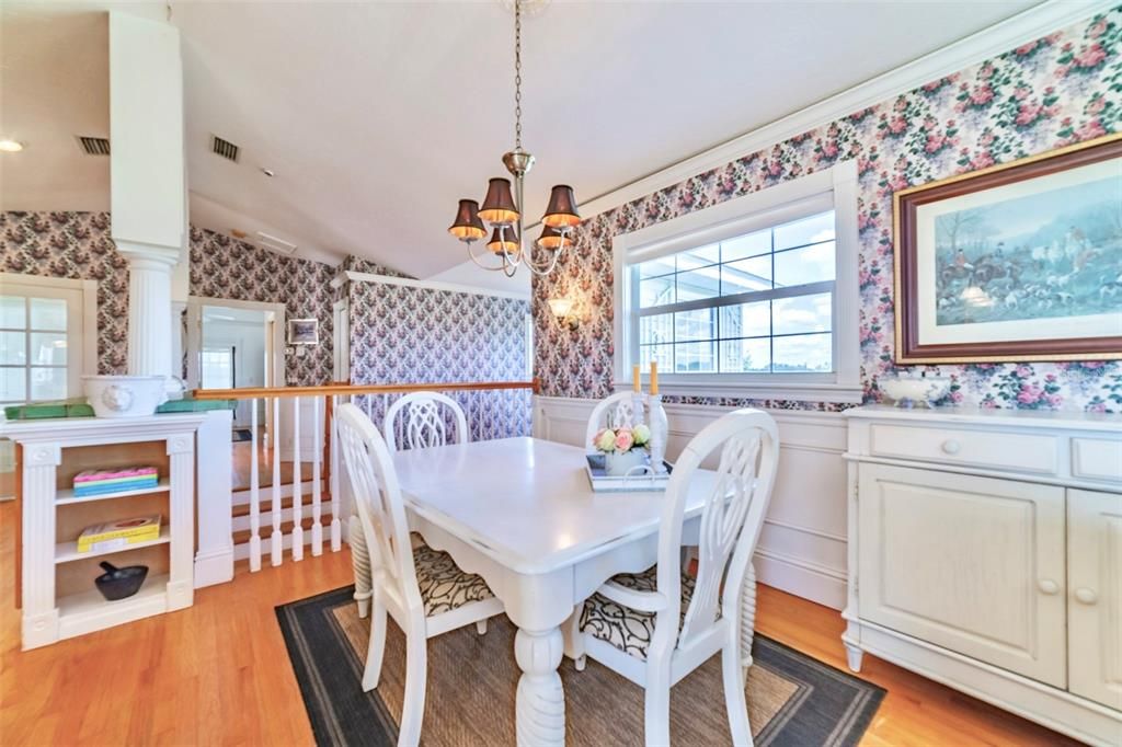 For Sale: $1,395,000 (3 beds, 3 baths, 2700 Square Feet)