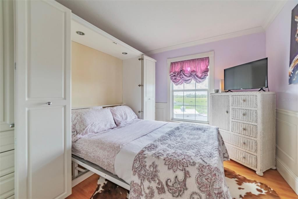 For Sale: $1,395,000 (3 beds, 3 baths, 2700 Square Feet)