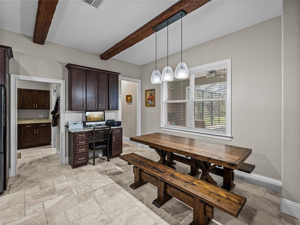 待售: $799,000 (4 贝兹, 2 浴室, 2601 平方英尺)