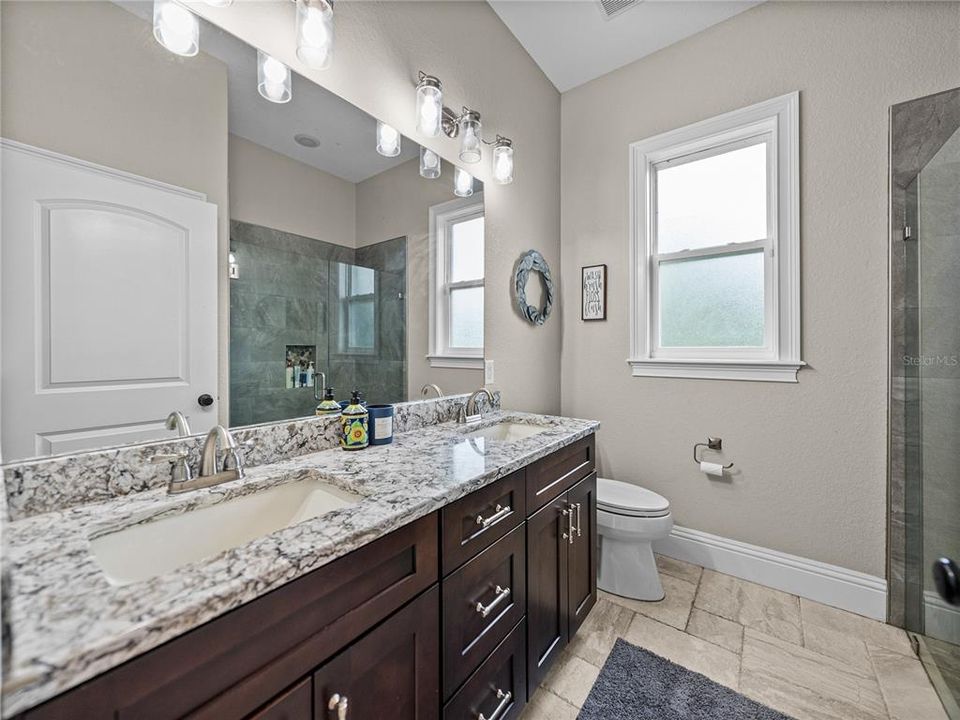 待售: $799,000 (4 贝兹, 2 浴室, 2601 平方英尺)