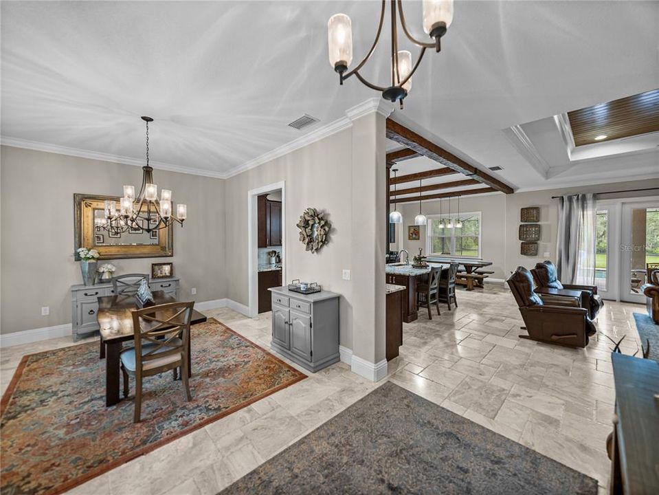 待售: $799,000 (4 贝兹, 2 浴室, 2601 平方英尺)