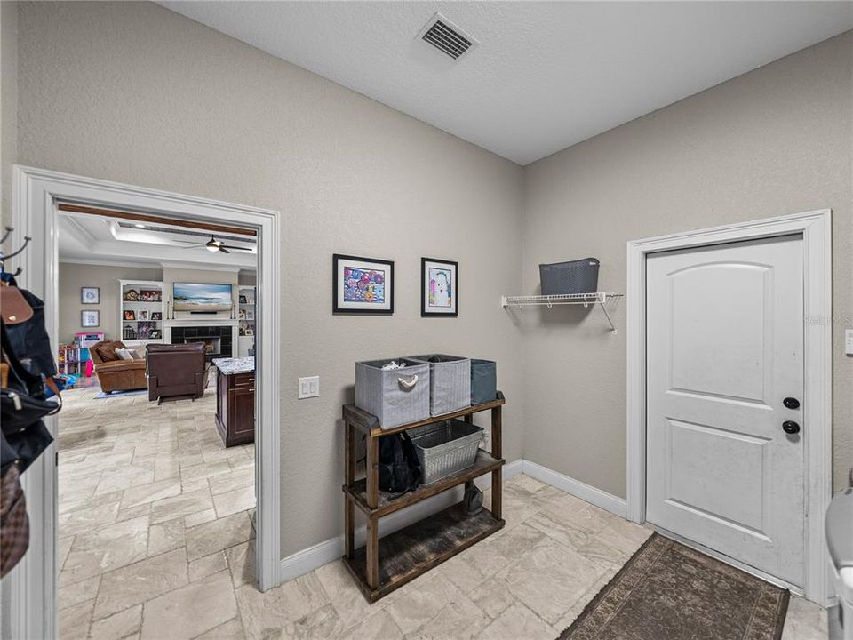 待售: $799,000 (4 贝兹, 2 浴室, 2601 平方英尺)