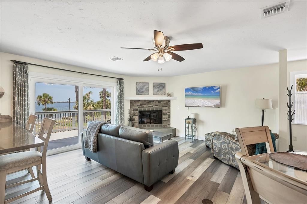 For Rent: $7,500 (2 beds, 2 baths, 1200 Square Feet)