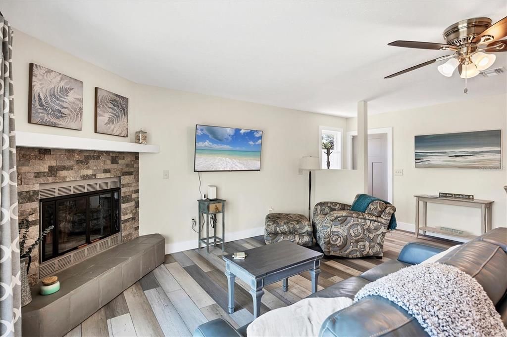 For Rent: $7,500 (2 beds, 2 baths, 1200 Square Feet)