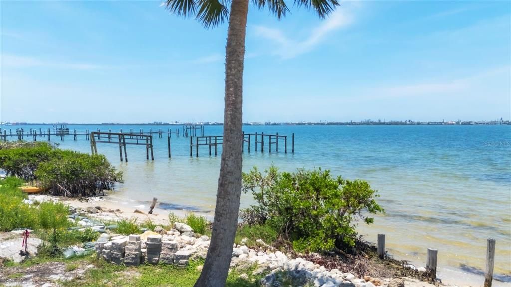 For Rent: $7,500 (2 beds, 2 baths, 1200 Square Feet)