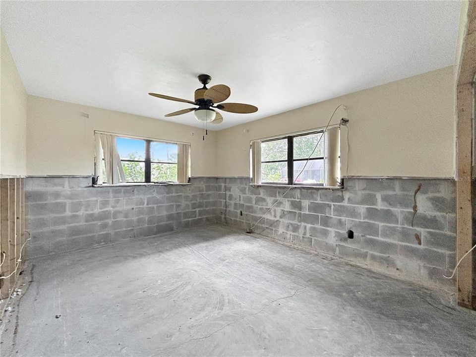 For Sale: $439,900 (3 beds, 2 baths, 2639 Square Feet)