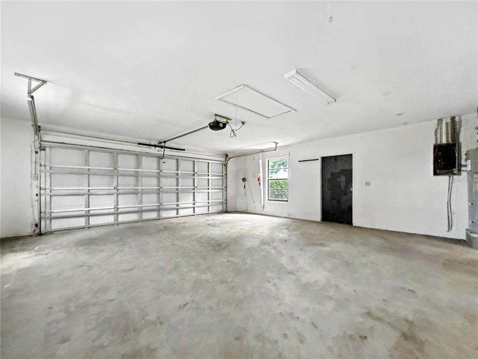 For Sale: $439,900 (3 beds, 2 baths, 2639 Square Feet)