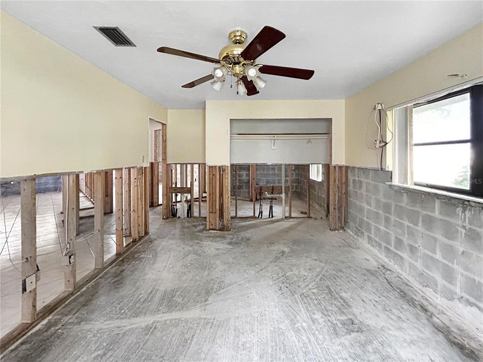 For Sale: $439,900 (3 beds, 2 baths, 2639 Square Feet)