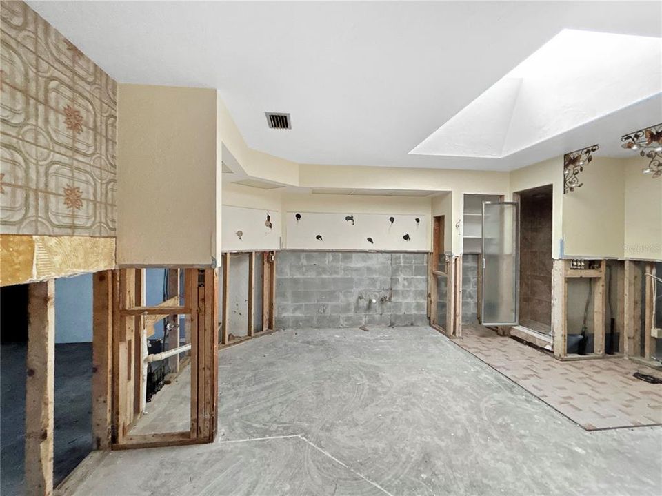 For Sale: $439,900 (3 beds, 2 baths, 2639 Square Feet)