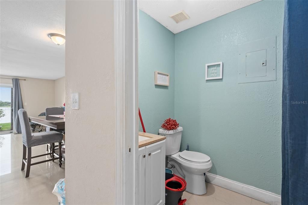 For Sale: $239,500 (2 beds, 2 baths, 1217 Square Feet)