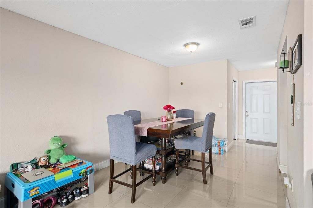 For Sale: $239,500 (2 beds, 2 baths, 1217 Square Feet)