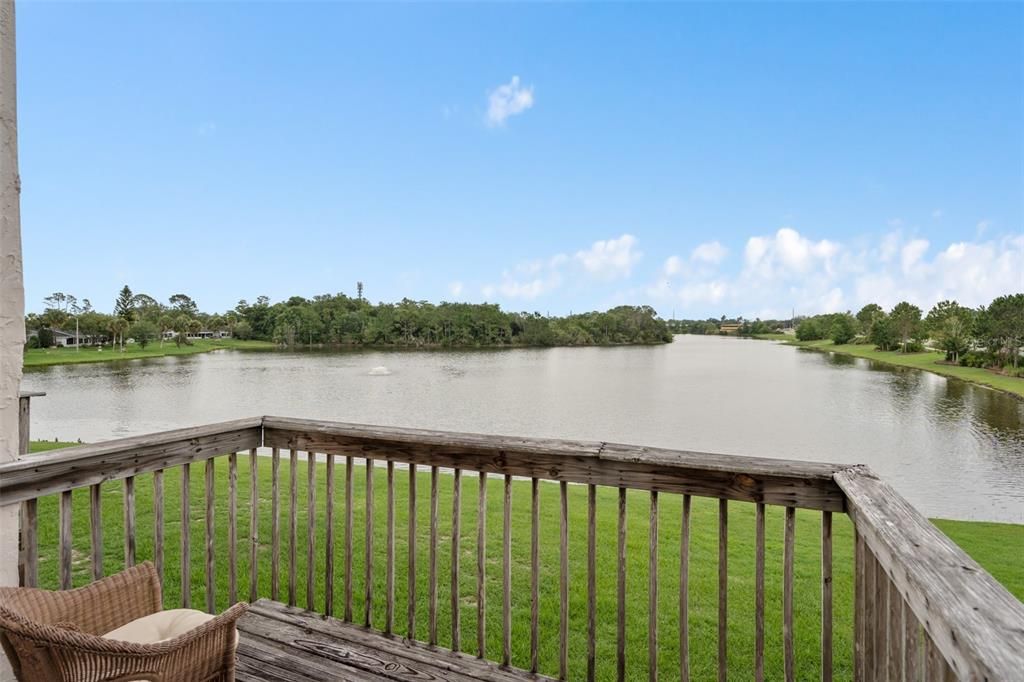 For Sale: $239,500 (2 beds, 2 baths, 1217 Square Feet)